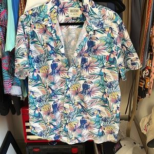 Mens size Large button up shirt.